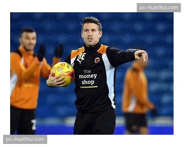 观点：争议判罚再成焦点，VAR未介入狼队疑似点球引发主帅激烈抗议。